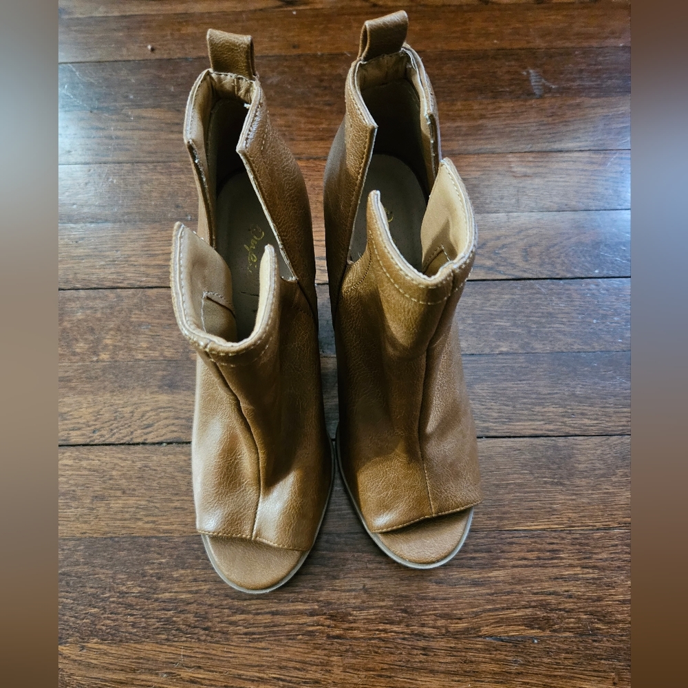 Ankle Heeled Mule Bootie